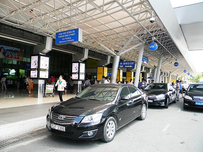 Quy Trình Đặt Xe 4 Chỗ Sân Bay Tân Sơn Nhất Tại Thuê Xe Huy Đạt
